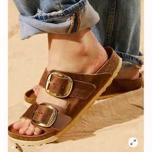 Birkenstock Arizona Big Buckle Sandals in Tan Size 7/38 NWT